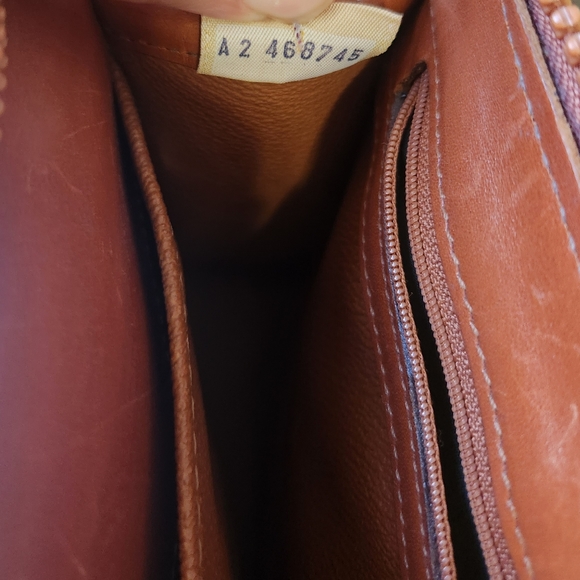 Vintage Dooney and bourke Olive Green Color Pebbled Leather/Tan Crossbody bag - Picture 12 of 13